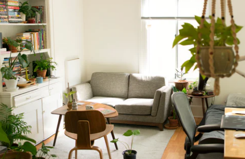 民间有句古话，叫“男靠吃，女靠睡”，强调的是男人侧重饮食养生，女人侧重睡眠保健。