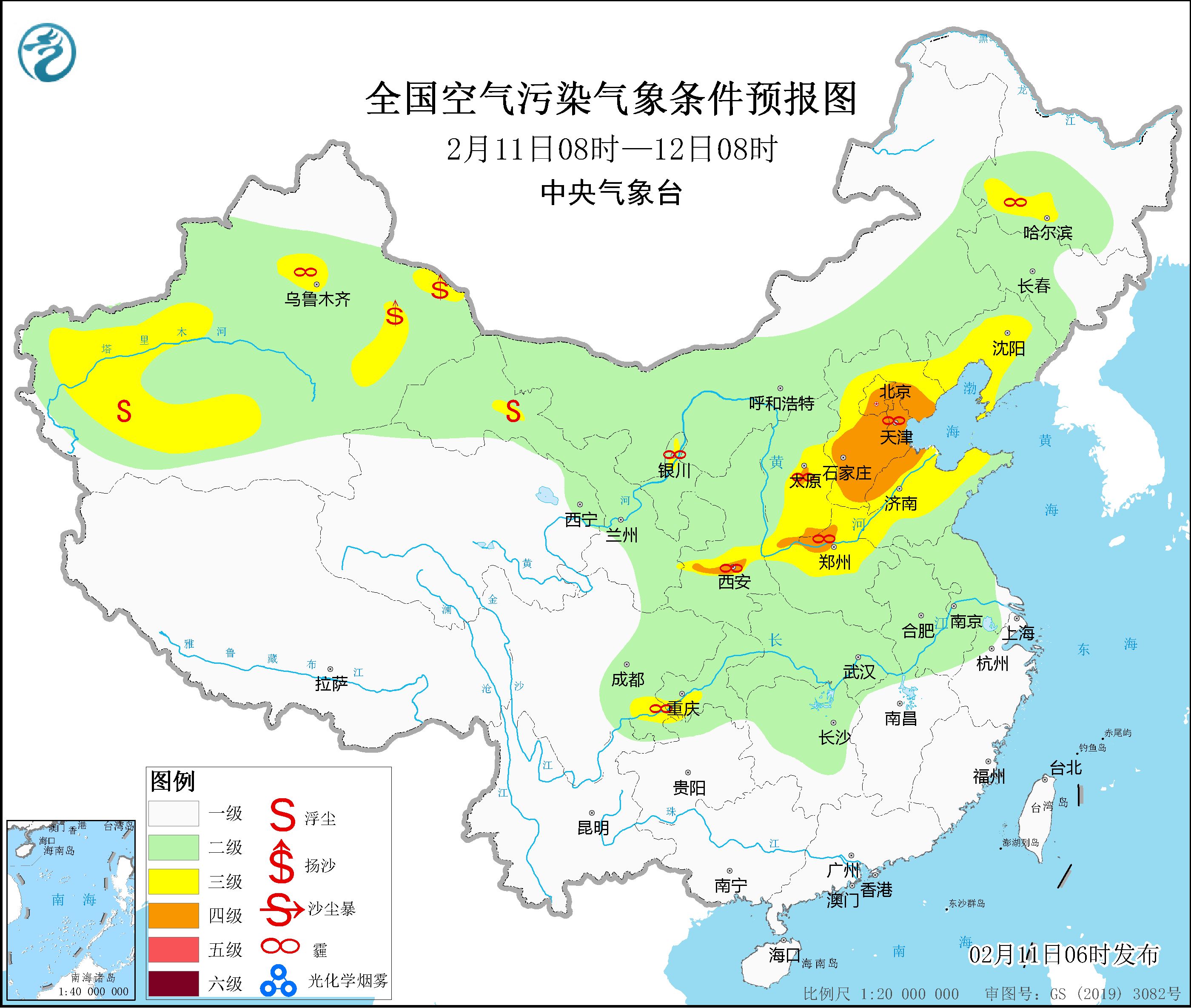 新疆南部有扬沙或浮尘天气.