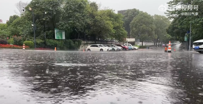 四川大部阴天间多云有阵雨或雷雨